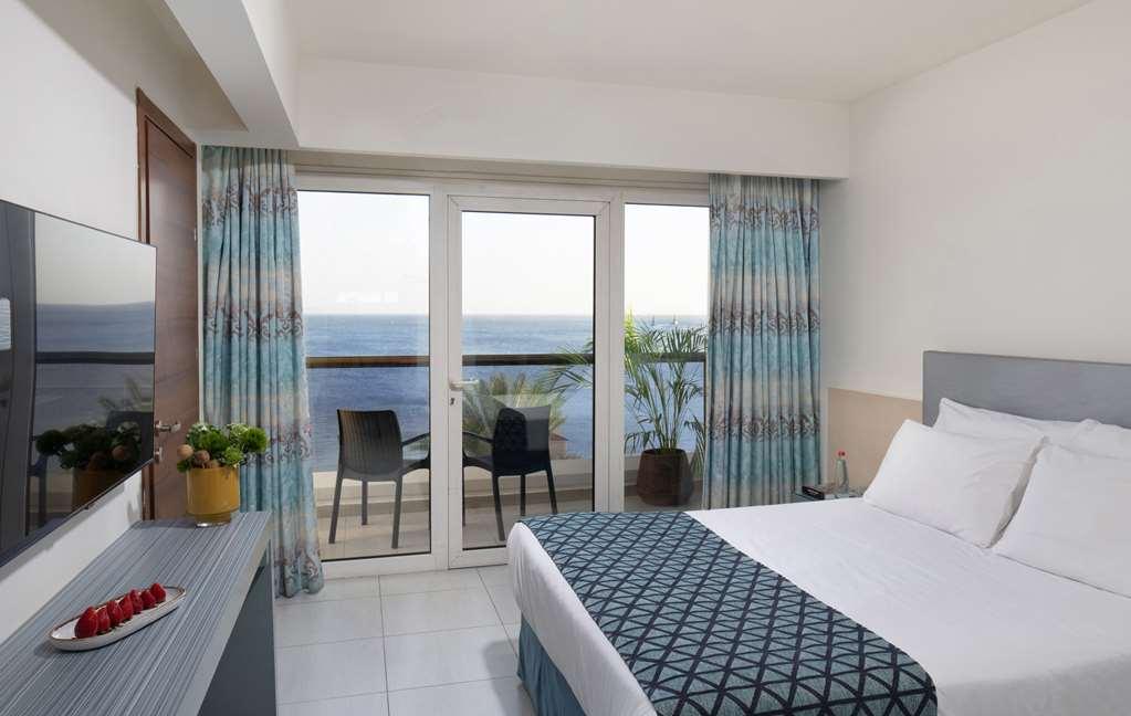 Neptune Eilat Room photo
